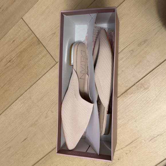 Women's Cream Slip-On Shoes - Picture 4 of 5